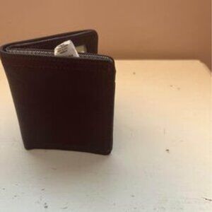 NWT Fossil Logan RFID small bifold